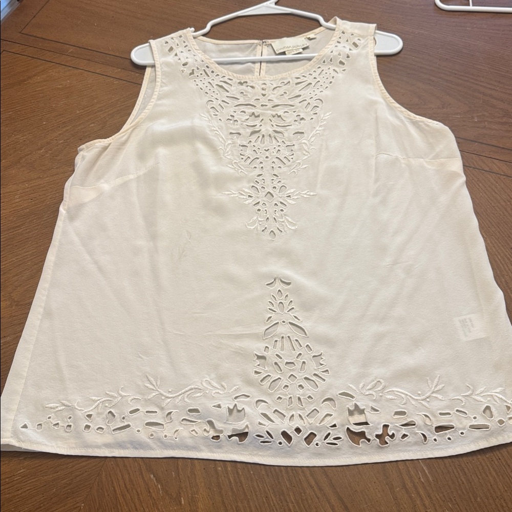 Cynthia Rowley Silk Embroidered Laser Cut Sleeveless Top Off White Sz Large - Picture 1 of 9